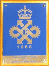 Placa azul y dorada del Queens Award for Export 1986